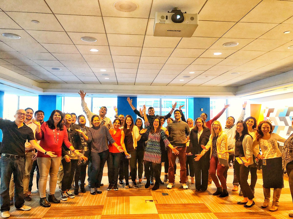 laughstylistnyc's tweet photo. #laughteryoga #corporatewellness #americanexpressHQ #stressreduction for #staff #yogiclaughter #healingarts #unearthyourmirth #stressrelief #meditation #corporateeventsnyc #laughterstylist https://t.co/VbZNp6qiim