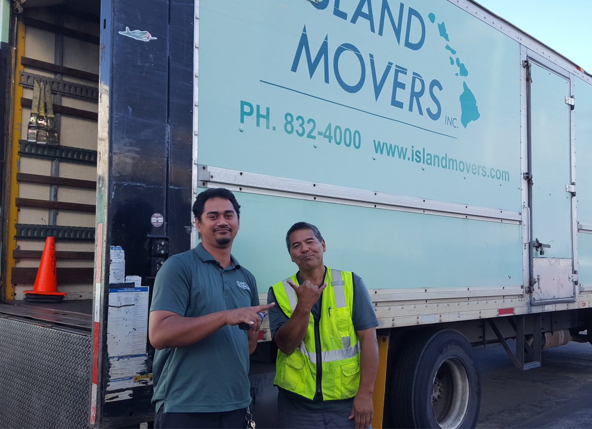 islandmovers's tweet photo. Drivers Andrew &amp; Phillip from our Public Warehouse Division are working hard on this Tuesday. 💪 If your company needs an experienced provider of trucking, warehousing &amp; distribution services, call #IslandMovers @ (808) 832-4000. 🚚 #60thanniversary #hawaiimoving #hawaiimovers https://t.co/voH5QLivCt