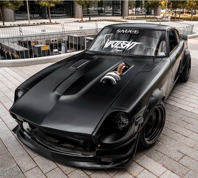 Megamodified's tweet photo. Badass #240z !!
#repost from @strictly.modified 
Tag us for a feature 
#megamodified #datsun #turbo #boost #jdm #drifting #fairladyz #stance #jdmgram #nissan #nismo #mega #modified https://t.co/96W4dU4imY https://t.co/KeoWpSpNSF