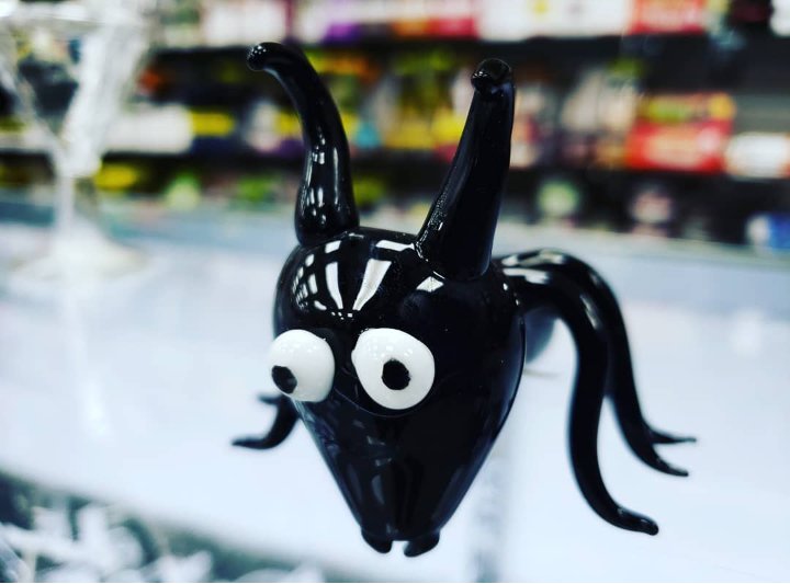DSPSmokeShop's tweet photo. Quick, someone call pest control!!

DSPSMOKESHOP
4445 N Pulaski Rd
Chicago, IL 60630

#smoke #smokeshop #weed #weedporn #local #stoner #stoners #bowls #pipes #glasspipes #glassart #chicago #glassbowl #bowl #heady #headyglass #glasspipe #exclusive https://t.co/cjxCds6C25