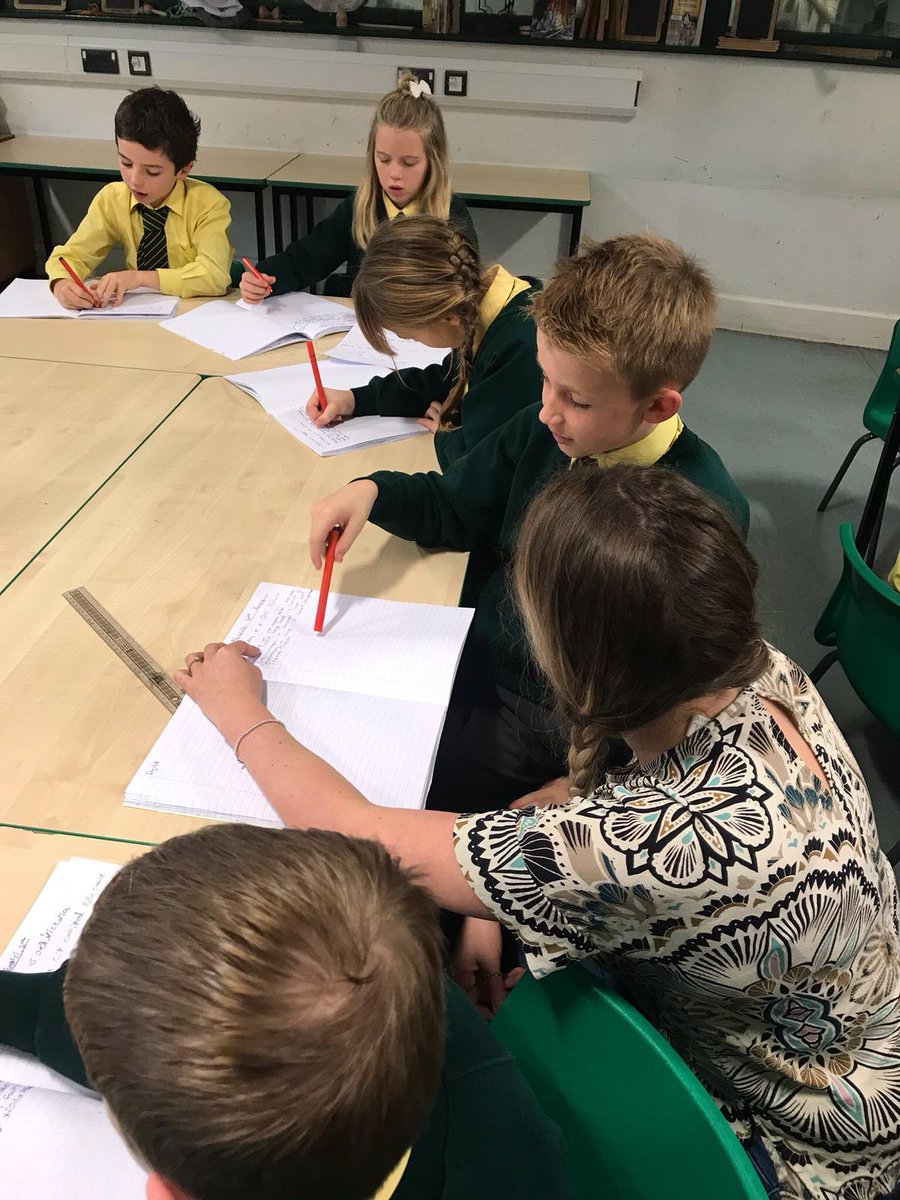 ysgolydderwen's tweet photo. Braf oedd croesawu criw athrawon y cwrs Cymraeg mewn Blwyddyn bore yma. @SabotholDDS #siarteriaith https://t.co/Y1zeF0EPAR
