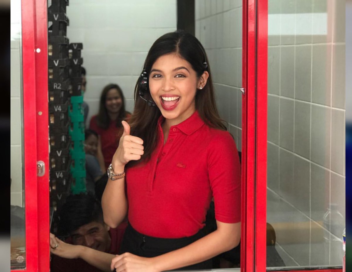 violahabon's tweet photo. CONGRATULATIONS, @mainedcm and MENDOZA family! GOD BLESS! 

McDonald’s Dessert Center 🍦🍟🍦Km 38 Pulong Buhangin, Sta. Maria, Bulacan
STORE OPENS AT 8:00 AM today, December 5, 2018! 
#MaineMcdoPulongBuhangin https://t.co/JwBt0T0H6X