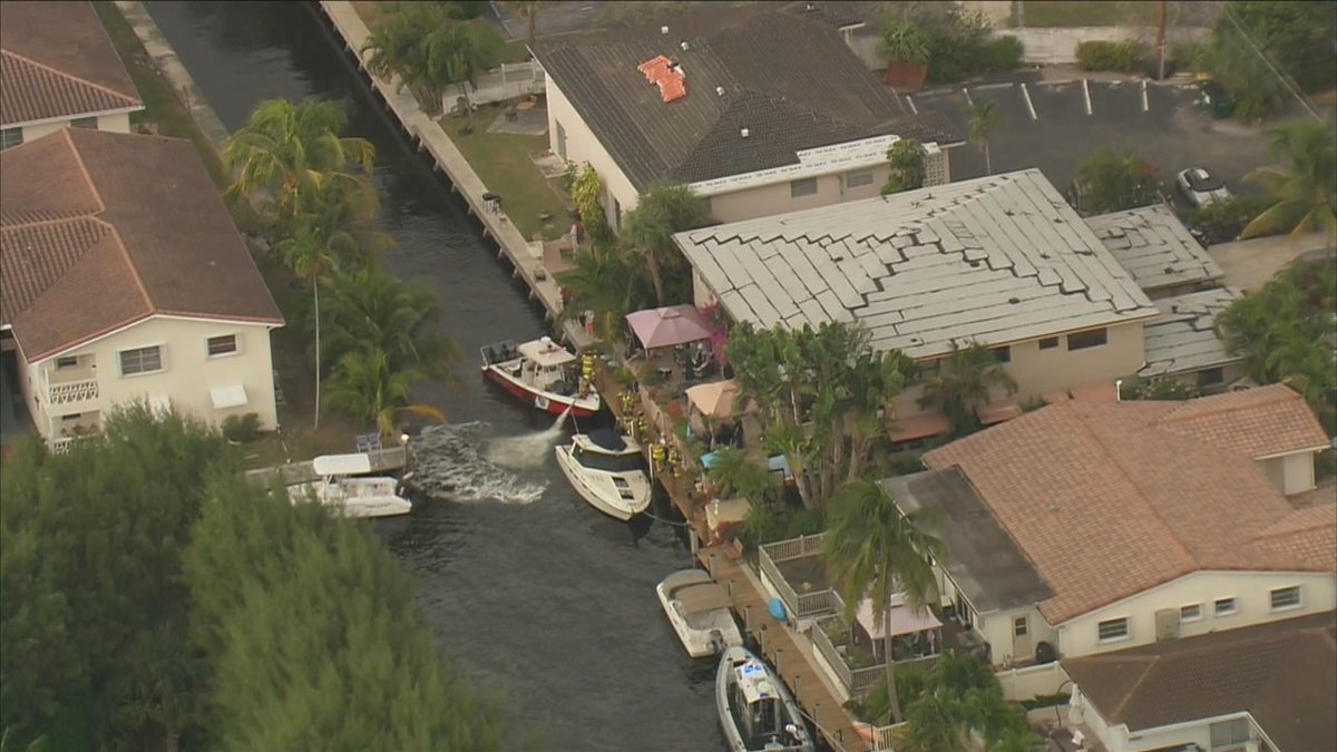 #BREAKING Man seriously burned after boat catches fire in Fort Lauderdale bit.ly/2SrnBcs?utm_so… https://t.co/oKXa6X9LP9