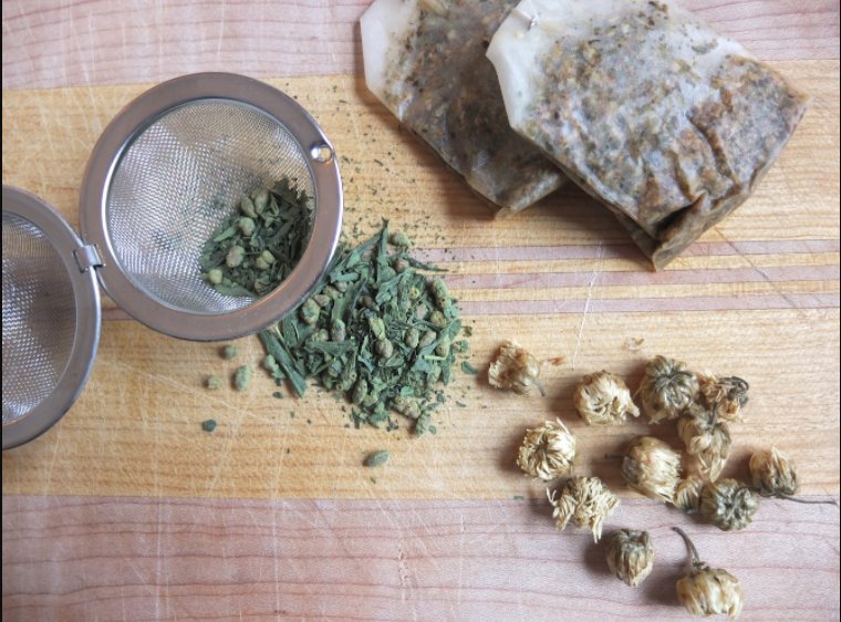 MaliAndersonNow's tweet photo. Are you a tea drinker? Do you use tea balls, bags, or pots? 
4 Ways to Have a Green Tea Party - https://t.co/796x945Azg
#DIY #tea https://t.co/fQ495dypza