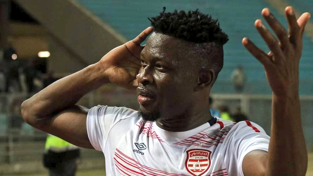 TeamCA_Officiel's tweet photo. 📸 Photo du Jour 👂😎👀😁 هرمنا
#CAFCL #TotalCAFCL #CAAPRFC
#ClubAfricain 🇹🇳🇦🇹 ¦ #TeamCA 🔴⚪ https://t.co/TarnbwIZk0