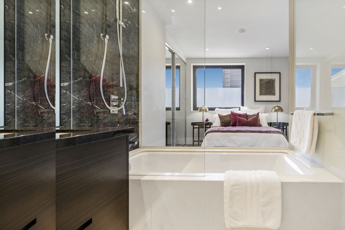 MultimediaReal's tweet image. lovely feature of glass wall ensuite, because, that is what the master suite is for. Right? #letsdoit