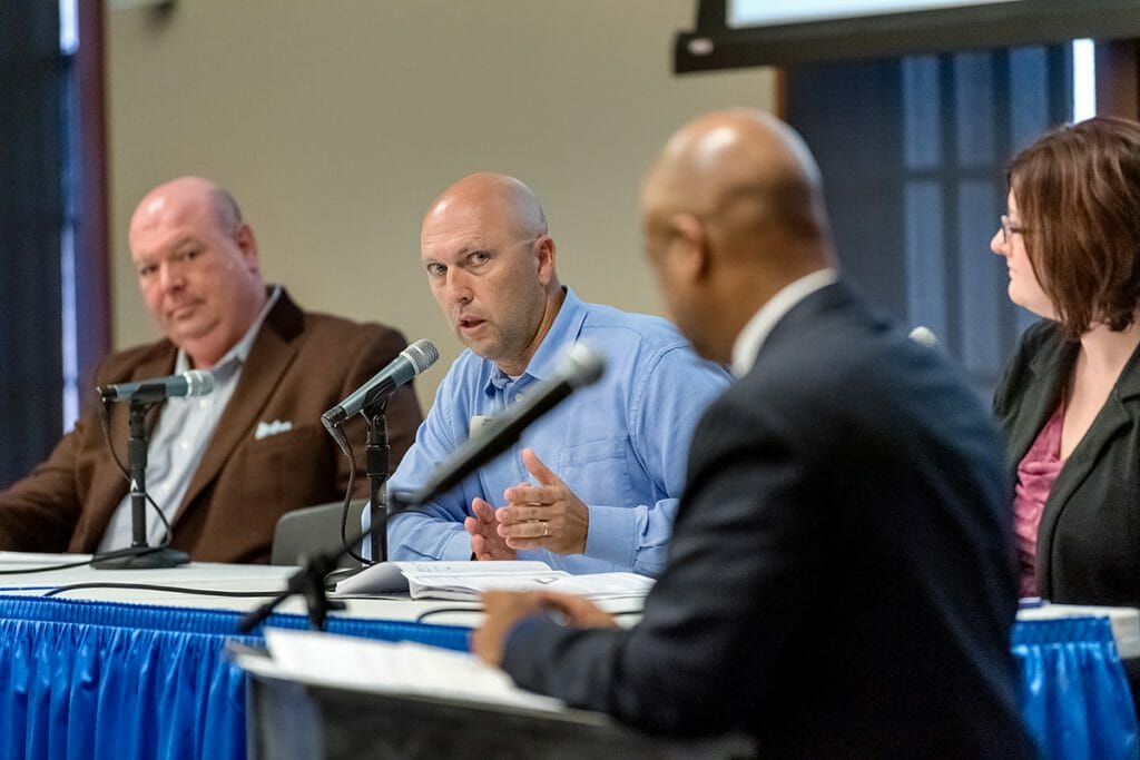 mtsu_cbas's tweet photo. Leaders unite to steer students toward STEM education, careers at MTSU summit
https://t.co/L5XUmJZMCS https://t.co/tT8HoQDvTI