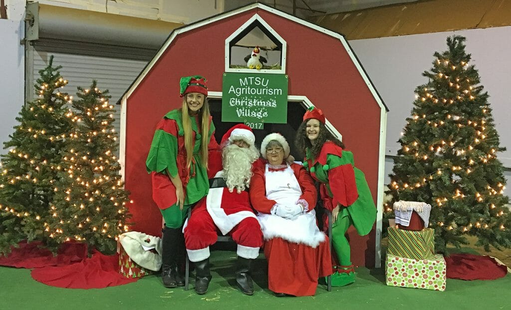 mtsu_cbas's tweet photo. Agritourism class plans Christmas Village at MTSU
https://t.co/MO7Mwun761 https://t.co/YxicE5SGxQ