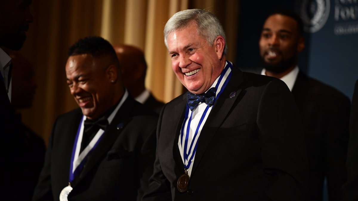 UNCFootball's tweet photo. An incredible night for our Hall of Fame head coach…
Congratulations, @CoachMackBrown!
#MackHoF #MackIsBack https://t.co/KYKgFfELZ3