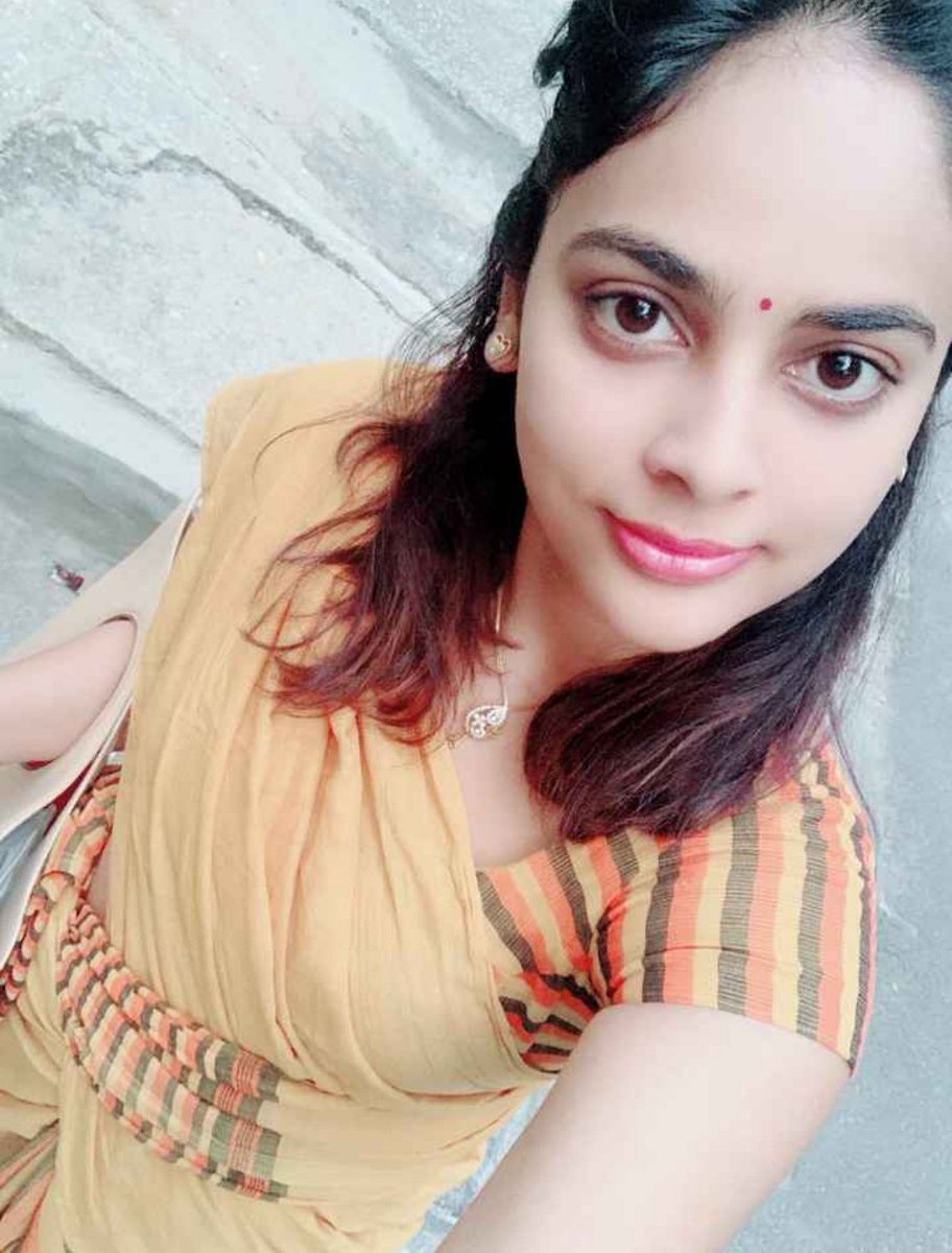 Sandalwood babe fights evil!