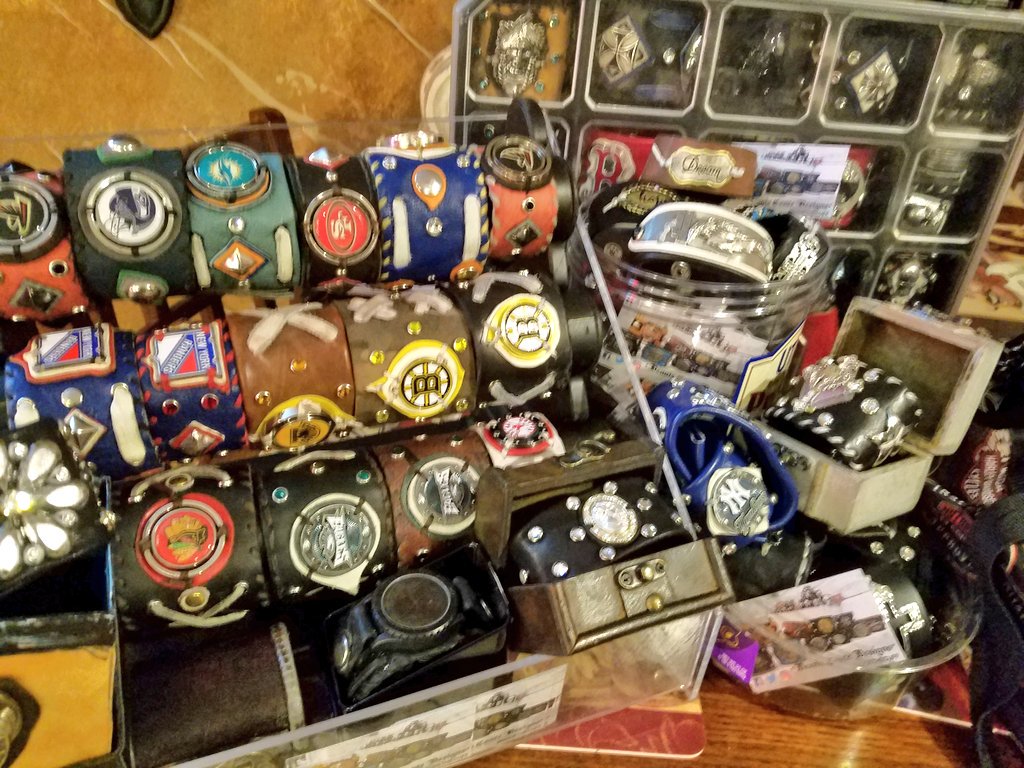 conte_dennis's tweet photo. #tistheseason #cuffsomeone #oneofakind #custom #handmade #handstitched #leather #cuffs #representyourteams #expressyourself #shop @conte_dennis #rockthecuff https://t.co/mqkqjFKeWf