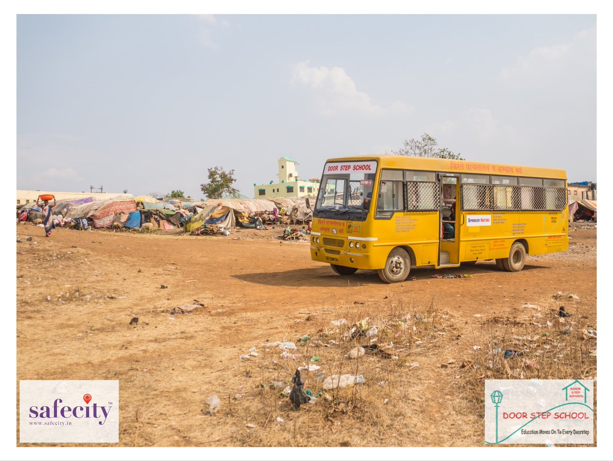 TheSafecityApp's tweet image. #School on wheels: buses fully remodelled as classrooms for children from temporary #slums due to lack of space for teaching #innovativeteachingmethods #interactiveteaching #DoorStepSchool