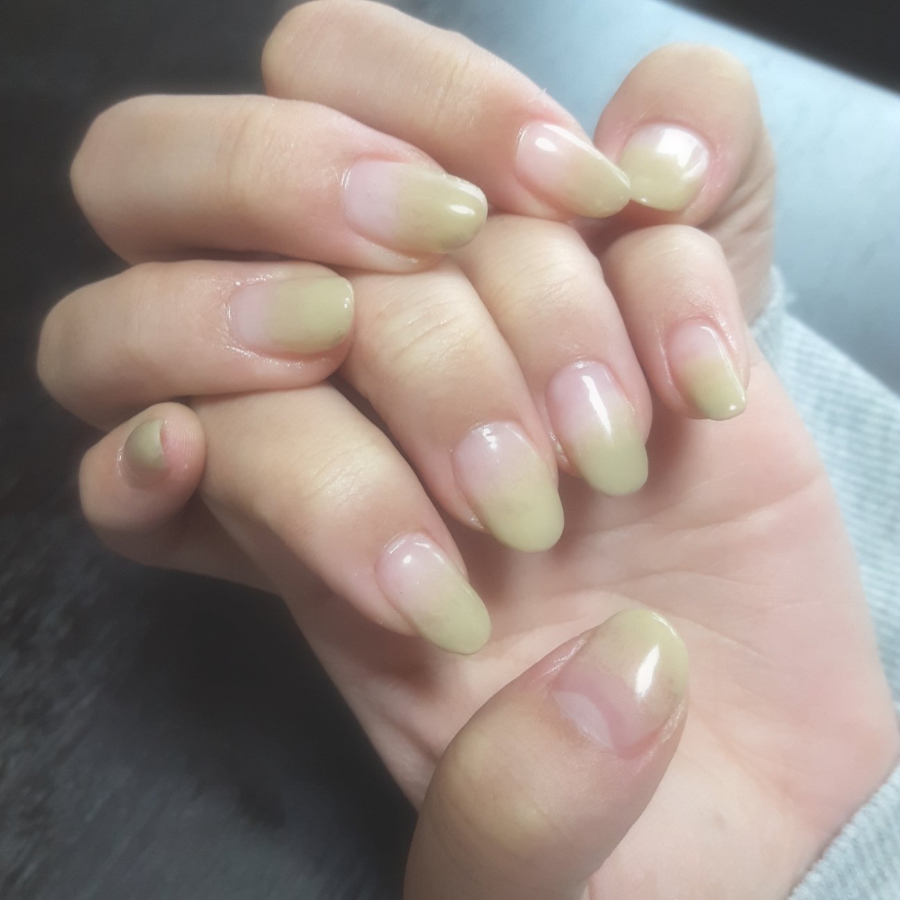 Marimari Nail垢 毎月来てくれるリピータolﾁｬﾝ 今回ゎカーキのグラデーションネイル フローターです 上田 セルフネイル部 完全独学 ジェルネイル フローターネイル スカルプ 平日午前中のみ T Co X3n3zqmkt0 Twitter