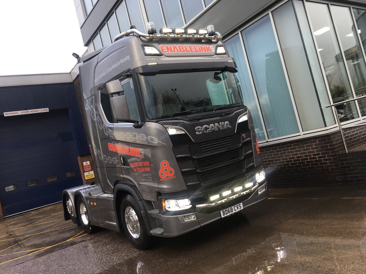keltruck's tweet photo. Another stunning new #Scania S730 #V8 for #MTTransport. The largest #ScaniaV8 730 fleet in the UK is getting close...
#Coseley #Bilston #BlackCountry #WestMidlands #WestMids #WV14 #SuppliedByKeltruck #KingOfTheRoad #WeveGotThePower #Enablelink
Awesome job, @TonyBiddo53! https://t.co/ZEYDSd0K5B