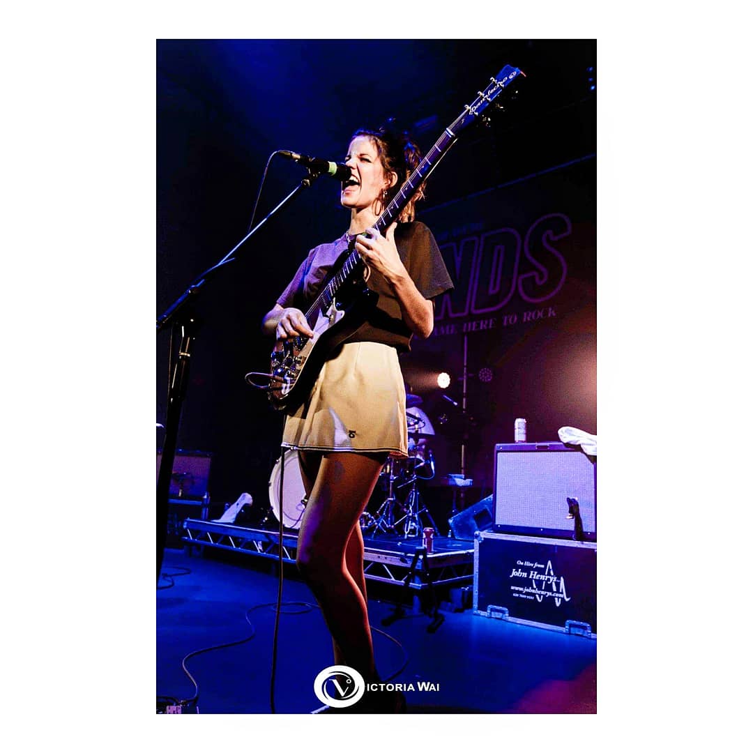 _victoriawai_'s tweet photo. #SneakyPeek of @hindsband headlining at @RiversideNCL. It was loud. It was hot. It was energetic. Thanks @blankslatencl for having me down 🤘

#Hinds #HeadlineTour #LiveMusic #MusicPhotography #VictoriaWai #PixByVix #RiversideNewcastle #BlankSlateCreative https://t.co/6z2uE0NVTl