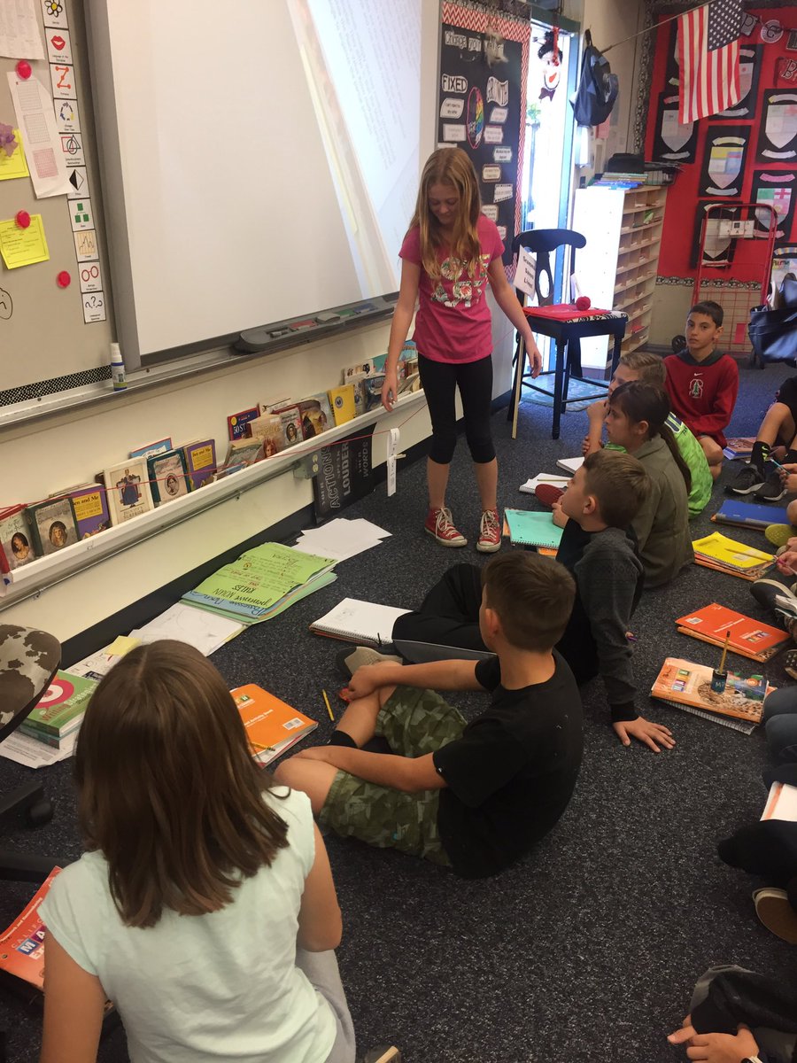 Clothes line math to better understand fractions! Thanks <a href="/starnaykelly/">Suzanne Kelly</a> ! @Arroyo_TUSD <a href="/TUSDschools/">Tustin Unified</a> @tusd #tusdTHRIVES