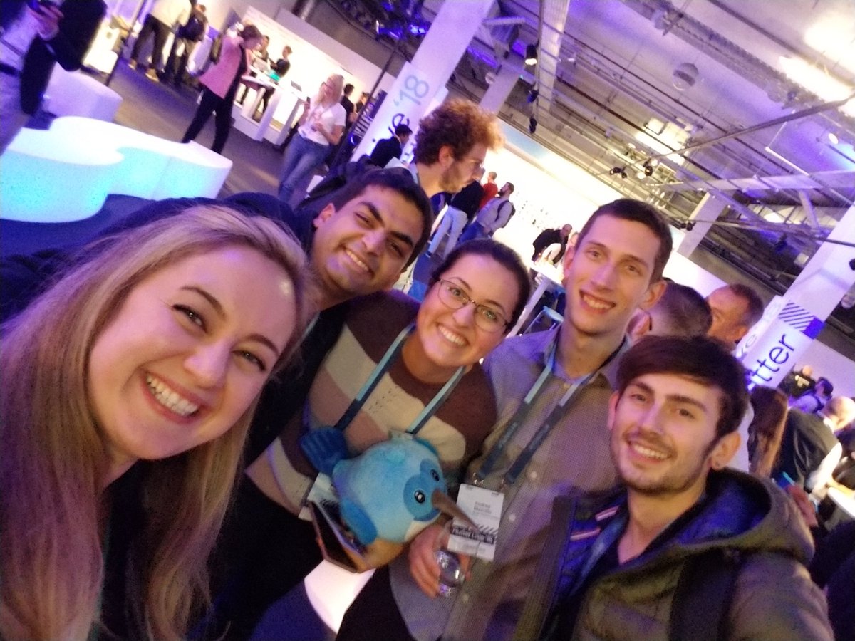 nlycskn's tweet image. #FlutterLive #selfie @nawaidshamim @busradeniz @biz84 @hitherejoe 🍻