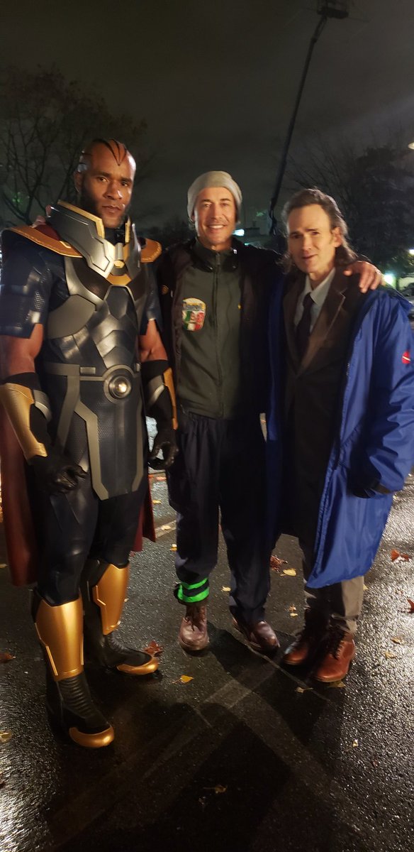 lamonicagarrett's tweet image. Amped up for the #elseworlds crossover event this Sunday w/ my partner in crime #JeremyDavies 🙌🏾 But before that excited for #Flash100 tonight directed by #TomCavanagh 🙌🏾 Tom also directed the latest teaser w/myself and @JohnWesleyShipp 🙌🏾