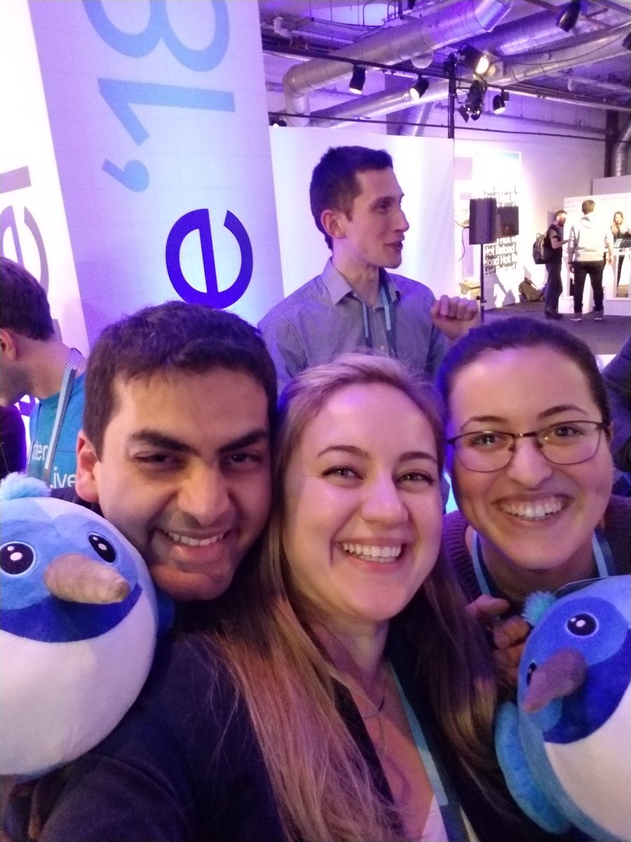 nlycskn's tweet image. #FlutterLive #selfie @busradeniz @nawaidshamim 🎶