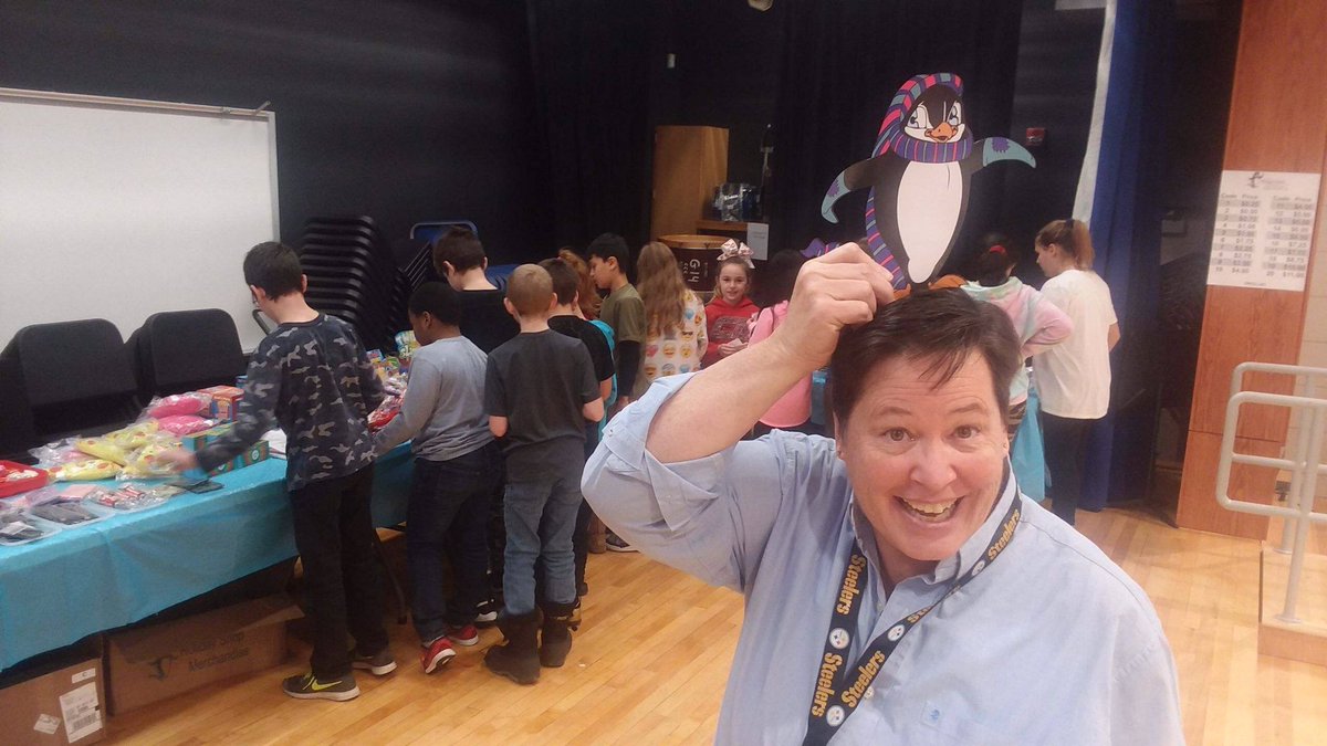 MrsAdiletta's tweet image. We ❤️ Penguin Patch! #ChestnutHillElem #penguinfun @PPHolidayShoppe