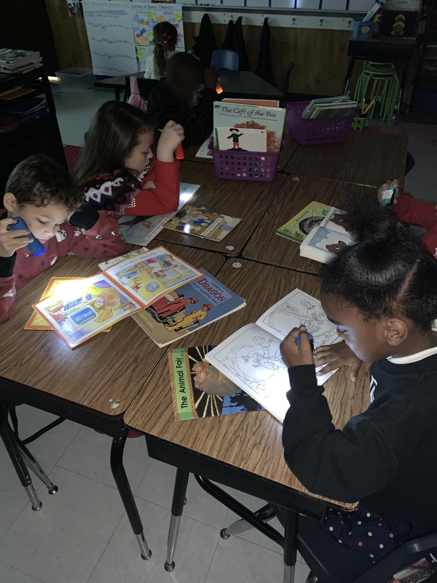 SuperN2nd's tweet photo. Twilight Tuesday!!! The students enjoyed their reading challenge time in the dark today. They used their flashlights to read their text and look for the lesson that the story was teaching them. They had so much fun! #readingNthedark #NitschKISD #knightscholars https://t.co/H48kj1vUkA