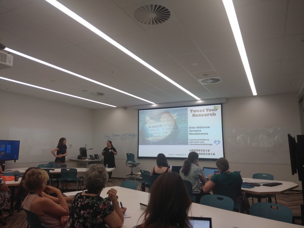 Tweeting our research with <a href="/ancientchildren/">Siân Halcrow 👩🏻‍💻💀</a> at #ANZACA2018 #ASHB2018