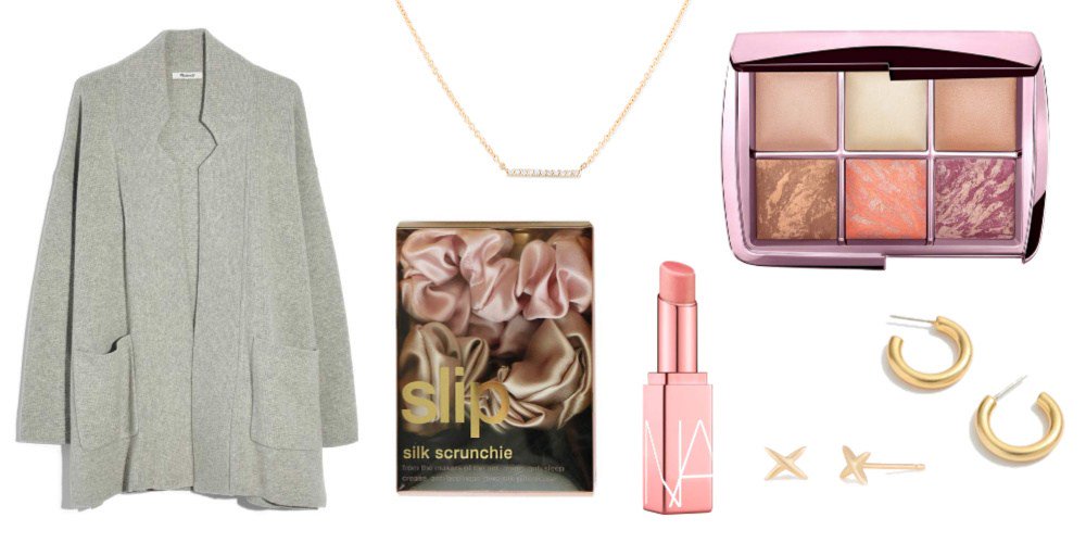 LindsayRoseman's tweet photo. 2018 Holiday Gift Guide: Fashion &amp; Beauty Gifts for Her https://t.co/iel290i3jh https://t.co/LihjAQOkId