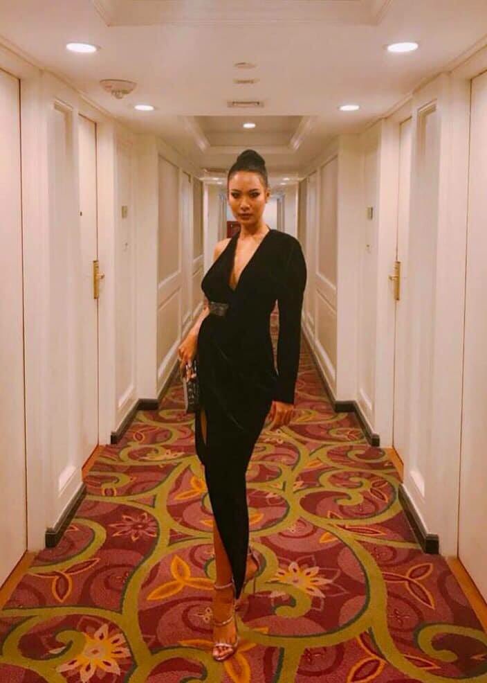 mainhannylover's tweet photo. มุนิลมาช่วยมุตาแล้วค่ะ แม่จะฟาด!!!#MissUniverseThailand2018 #MissUniverse2018 #MissUniverse #Thailand #งดเข้าธนาคารเพราะผู้จัดการไปยูนิเวิร์ส https://t.co/QgThWAwwVS
