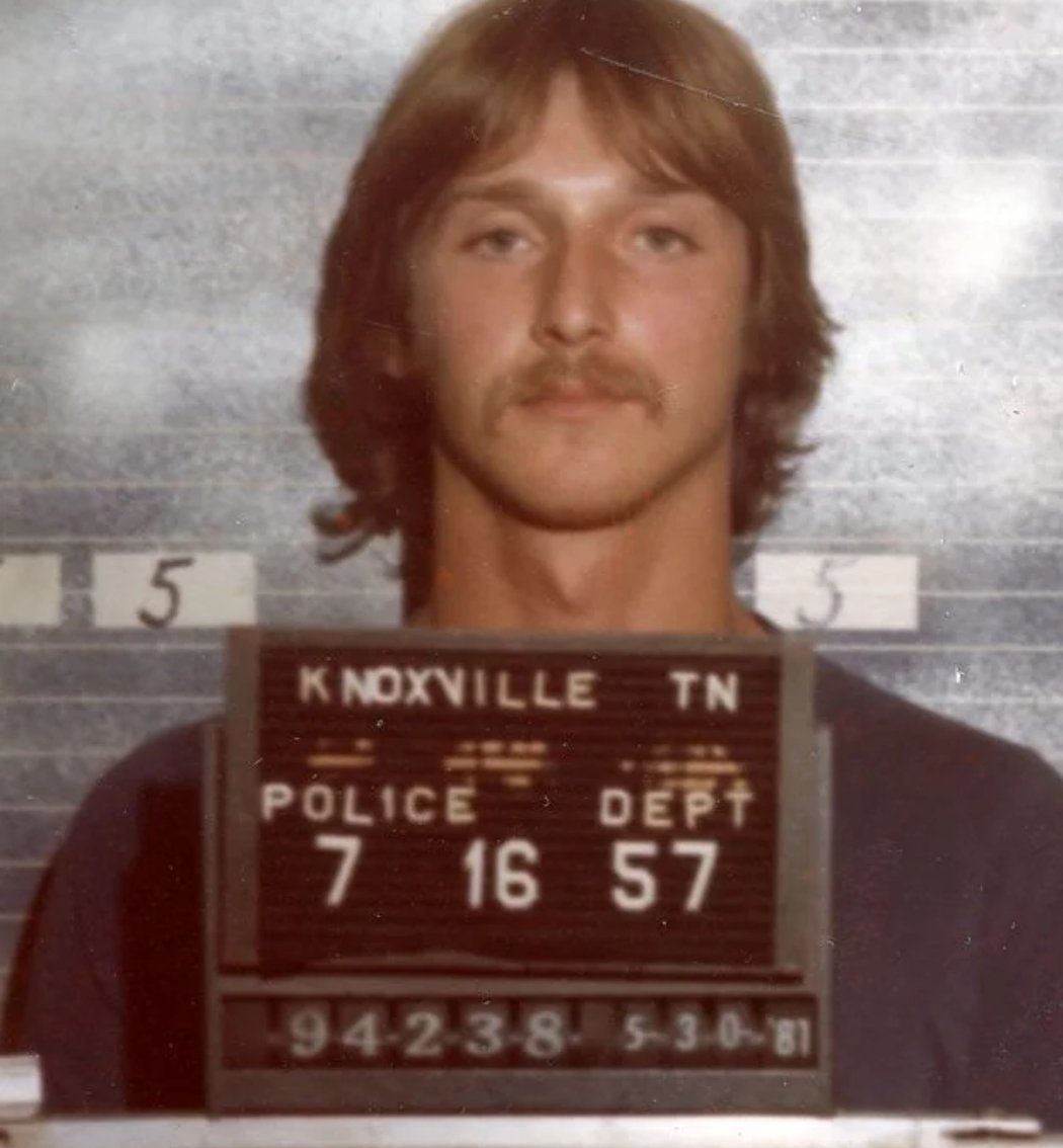 InmateFor's tweet image. #DavidMiller has been moved into a cell next to the electric chair days before his scheduled execution.
------
Contact Governor Haslam at (615) 741-2001 or bill.haslam@tn.gov. and ask him to commute the sentence!  #DeathPenalty #Tennessee #TNinmateLivesMatter