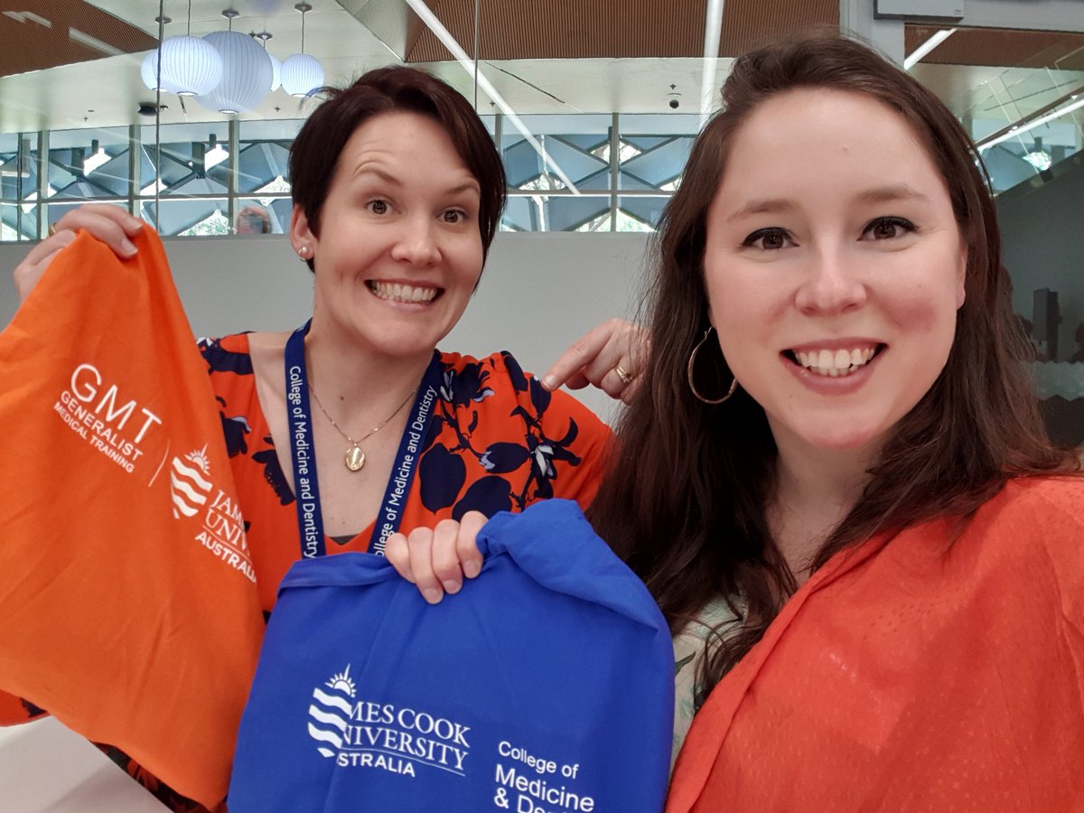 Color coordinated with #ashb2018 and #ANZACA2018 Orange and blue is the new black. <a href="/NSparksNZ/">Natasha Flack</a> <a href="/ancientchildren/">Siân Halcrow 👩🏻‍💻💀</a> @AusHumanBiology @bioanth_pal