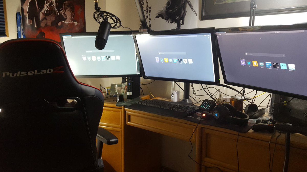 iDerekOfTheDEAD's tweet photo. ~It's good to be back!~ #MechCon was amazing! Glad you like the new #blueyeti mic and #corsair keyboard mouse combo. Thanks to @Lokenplays @GravehawkTV for the raids! Sent love to the.lance commander @KendrickHaven . Show him some love https://t.co/WvPugLX42n