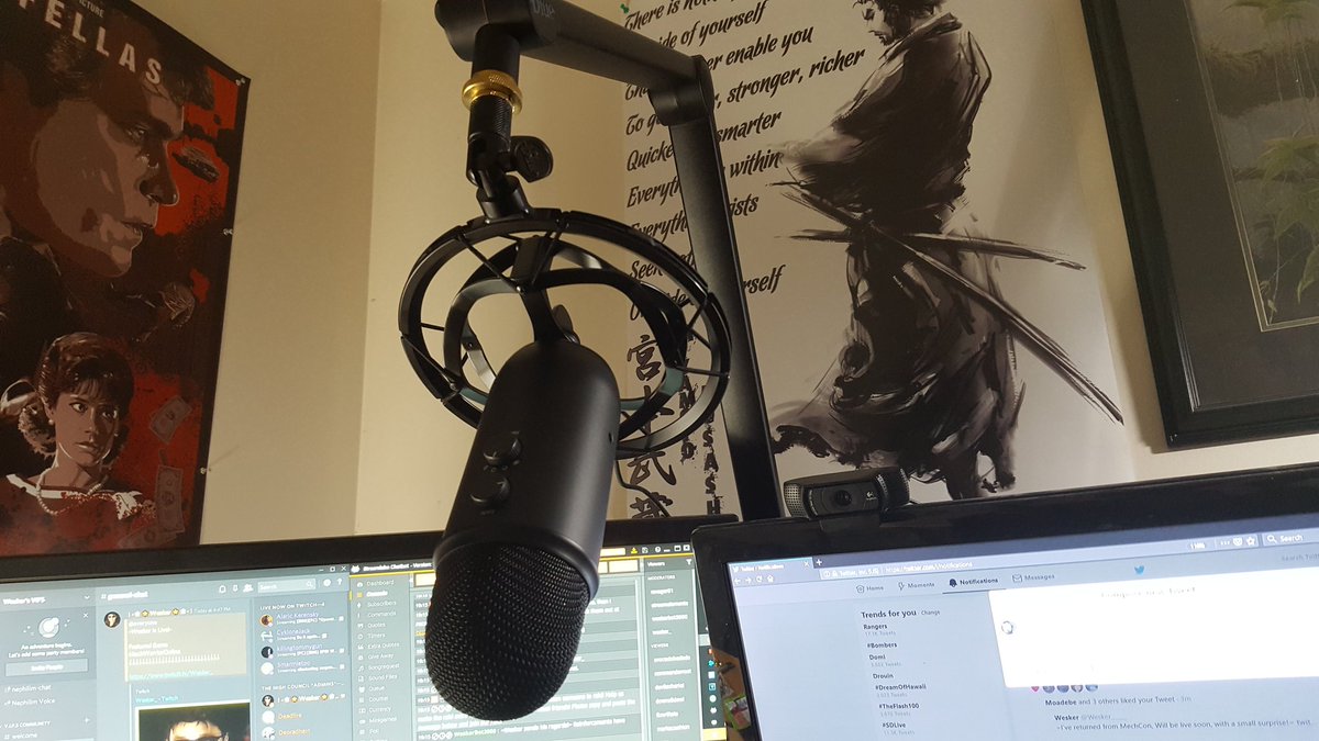 iDerekOfTheDEAD's tweet photo. ~It's good to be back!~ #MechCon was amazing! Glad you like the new #blueyeti mic and #corsair keyboard mouse combo. Thanks to @Lokenplays @GravehawkTV for the raids! Sent love to the.lance commander @KendrickHaven . Show him some love https://t.co/WvPugLX42n
