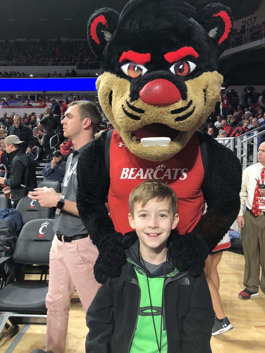 amy_gath's tweet photo. No better place to watch @GoBearcatsMBB than the new Fifth Third Arena! #Bearcats https://t.co/p636zmZ7MF