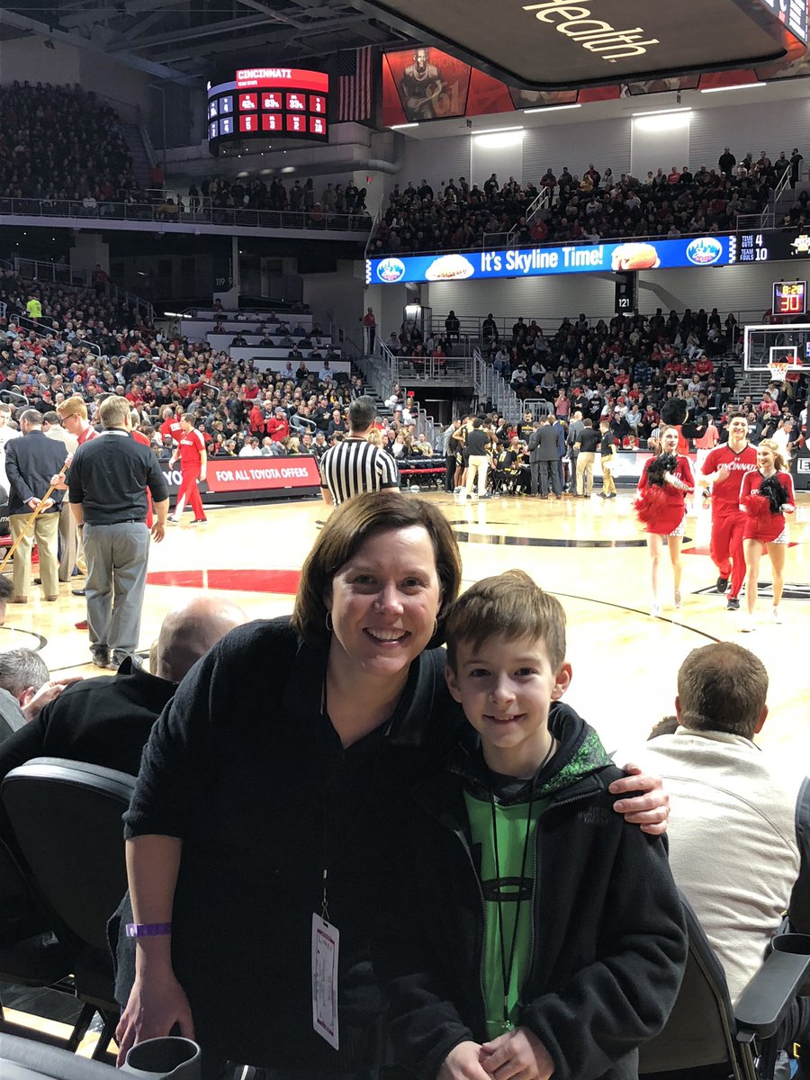 amy_gath's tweet photo. No better place to watch @GoBearcatsMBB than the new Fifth Third Arena! #Bearcats https://t.co/p636zmZ7MF