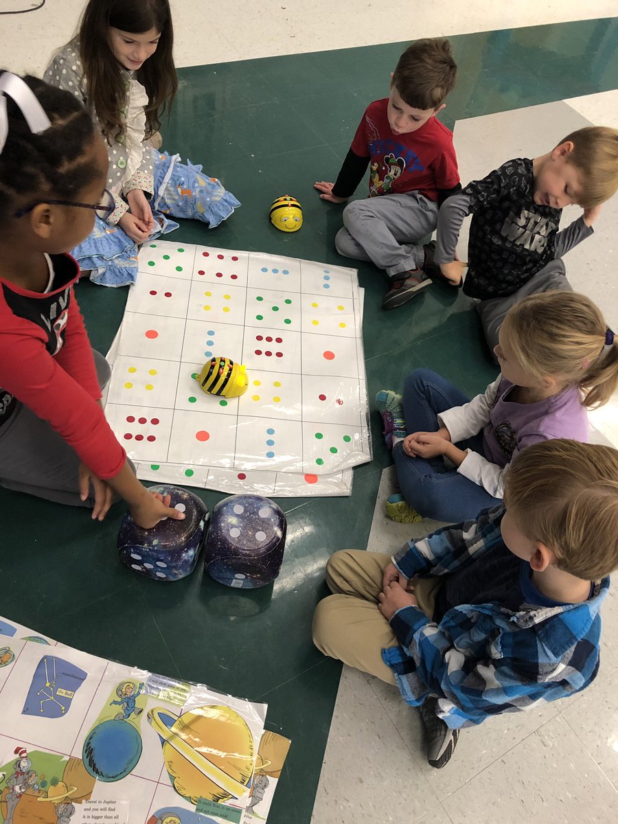 K_BPES's tweet photo. Thank you @5evans for an awesome #HourOfCode at @BluffParkElem !!! We had a blast! #HourOfCode #bluffparkisthegreatestschool https://t.co/pOyGd4V5uP