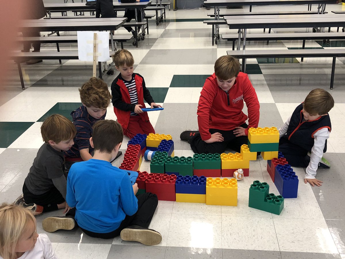 K_BPES's tweet photo. Thank you @5evans for an awesome #HourOfCode at @BluffParkElem !!! We had a blast! #HourOfCode #bluffparkisthegreatestschool https://t.co/pOyGd4V5uP