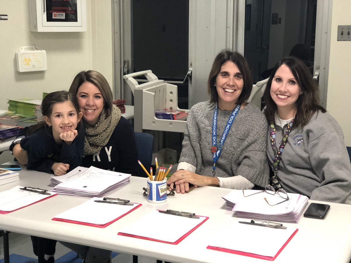 Knatt20's tweet photo. Marbrook Family Literacy Night! @marbrkprincipal #GoMarbrookDolphins https://t.co/loAtkoB7kL