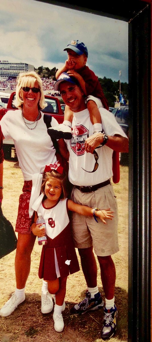 Katie_Primrose's tweet photo. Sooner born and Sooner bred and if these Sooner siblings got to see our h(eisman)igh school quarterback play in the Orange Bowl....we’d be v Sooner dead. #GoTacO(klahoma) @tacobell @espn @ESPNCFB
#LiveMasStudentSectionChallenge #ChallengeEntry #LiveMasStudentSection #Sooners https://t.co/eL0y6k7NxB