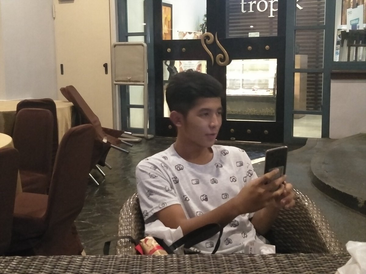 Disitulah merasa lucu
#JirayutCayo