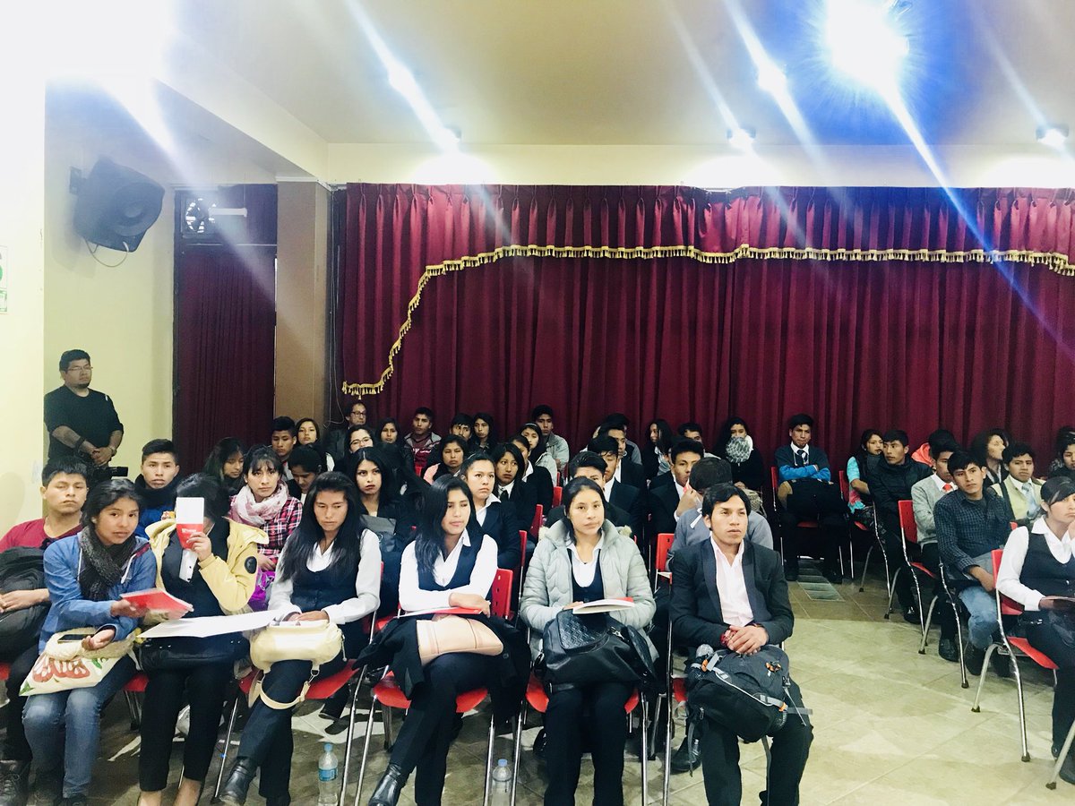 zorrillavane's tweet image. Con autoridades electas del Gobierno Local en Cusco, Dirección Regional de Trabajo de Cusco, Estudiantes del Instituto khipu y la UNSAAC. Promoviendo #RSE #HayqueSumaRSE #PerúResponsable