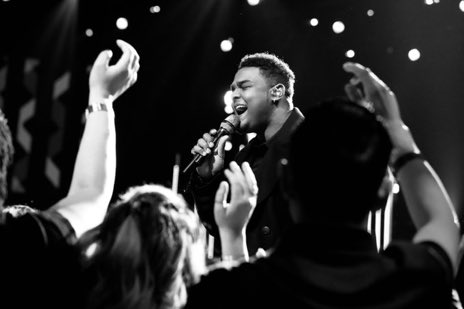 How is he in the bottom #VoiceSaveDeAndre