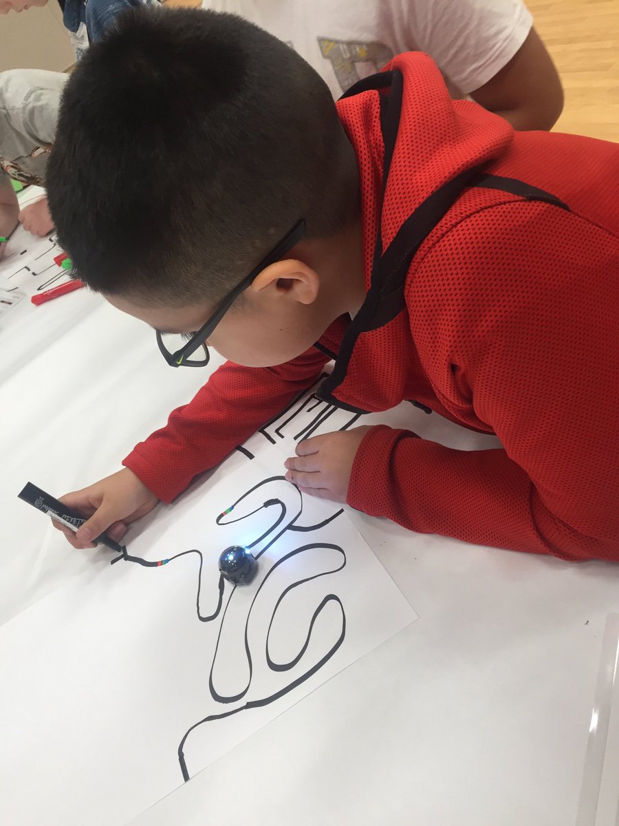 chief_school's tweet image. Our Grade 4s had a fabulous morning of  learning with Ozobots.  Thank you SaskCode! #saskcode #spslearn