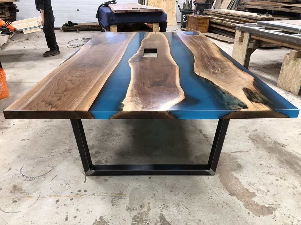LuxedgeCo's tweet photo. This Luxedge table is ready to be shipped to its new home in London, England! Crafted for @Ubisoft game studio @FGOLnews. We hope you enjoy this stunning centrepiece! 👀✨ https://t.co/LC4v45Tb28
