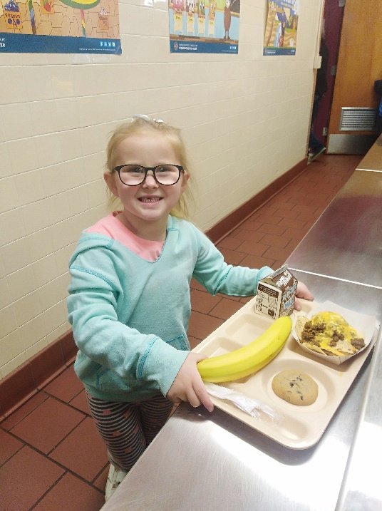 WISDFoodService's tweet photo. Happy National Cookie Day from #TeamWhitesboro cafeterias!  Yum! #LunchLadiesRock #NationalCookieDay https://t.co/FTuqhBkz8J