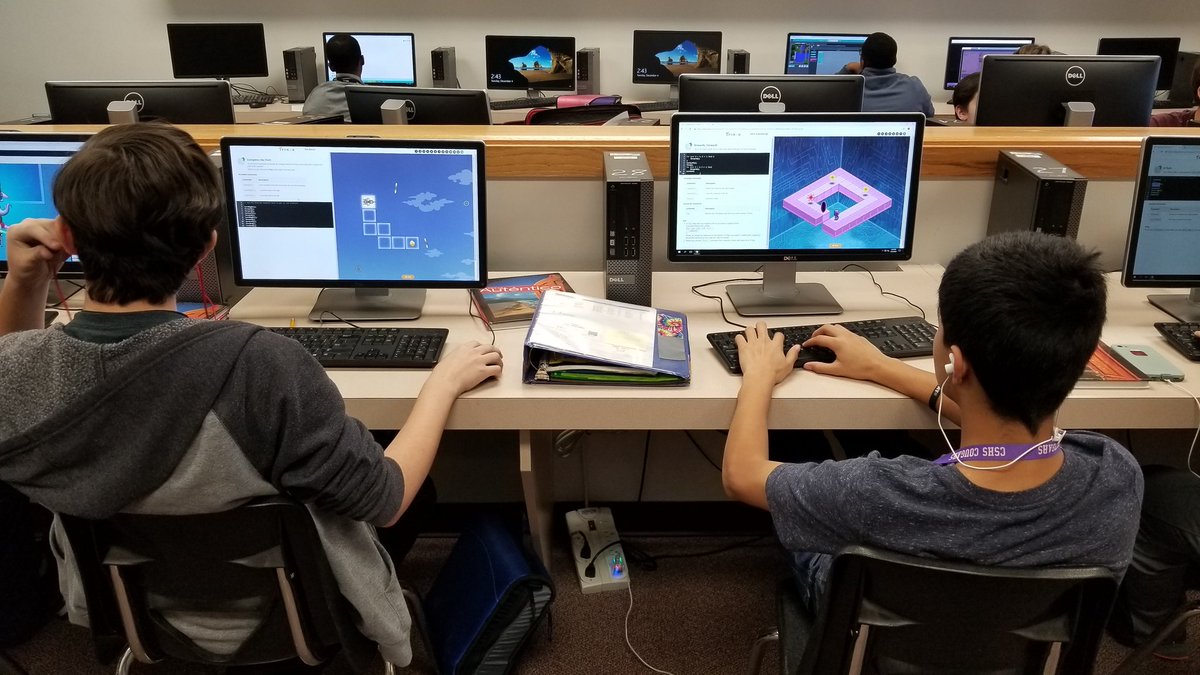 bsher4edu's tweet image. We started the day with a visit from an amazing astronaut, and we ended it with @gotynker Tuesday! #HourOfCode #tynkertuesday #codeallthethings