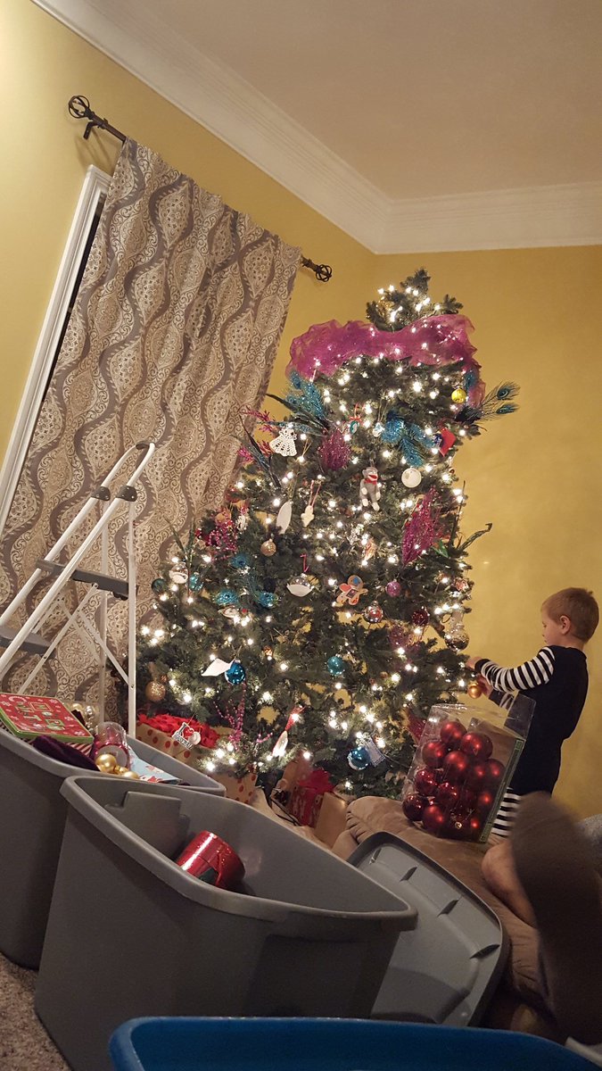aeross333's tweet photo. We're letting the kids decorate the tree tonight....heaven help me #kindatacky
#lotsofcolors
#MerryChristmas
#tree
#Christmas https://t.co/vNVFpau9an