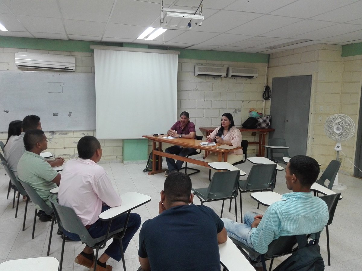 SOCIAL1SENACFMA's tweet photo. Los aprendices del Técnico en Maquinaria pesada de Montelíbano, participan de manera activa en la simulación de entrevista de trabajo, toda vez que les permite mejorar sus habilidades sociolaborales @SBDIR_SENACFMA @CoordAcad_CFMA @CformaSenacfma @SenaCfma https://t.co/jQVn23y4rv