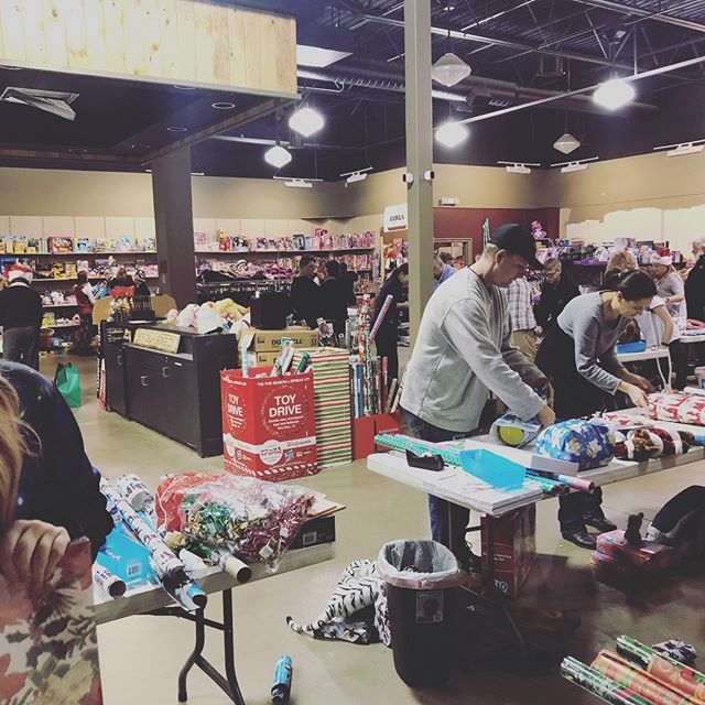 Wrapping night at @santacopsoflarimercounty So excited for the kiddos getting these gifts! I love doing these wrap nights every year 🎅👮‍♂️❤️ ift.tt/2RAgaj4