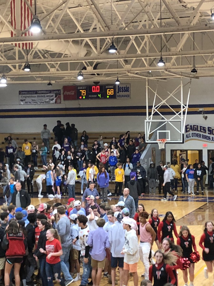TC_Schools_KY's tweet photo. TCHS Boys Basketball beats Campbellsville 79-68!!
#gocards #tcpride #tchsboysbasketball https://t.co/jOOLmb2FOl
