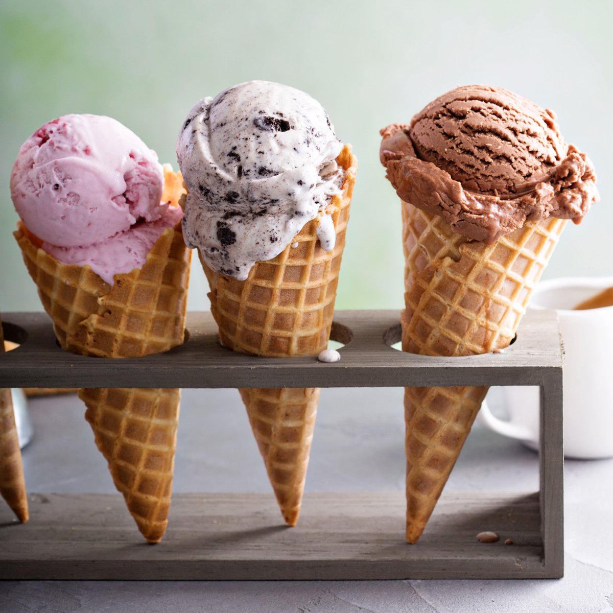 CarlyWerner's tweet photo. It's about to get a whole lot hotter out there in the next few days! These sweet treats will be a must I think (but then again, you never need an excuse for ice cream!)
https://t.co/cx7Haio1MY https://t.co/C4pMw06S3T